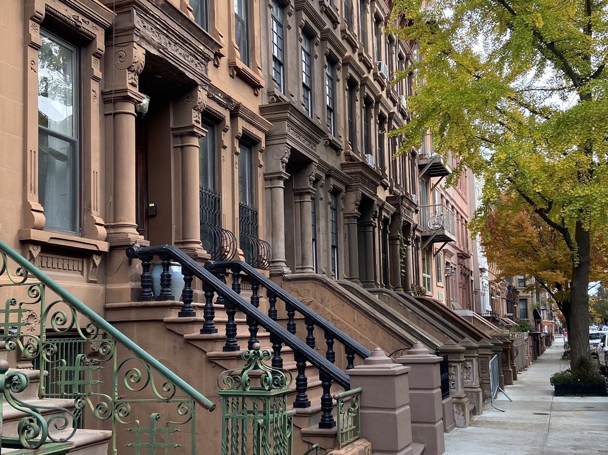纽约市销售市场的房贷利率达到8%会有什么影响？