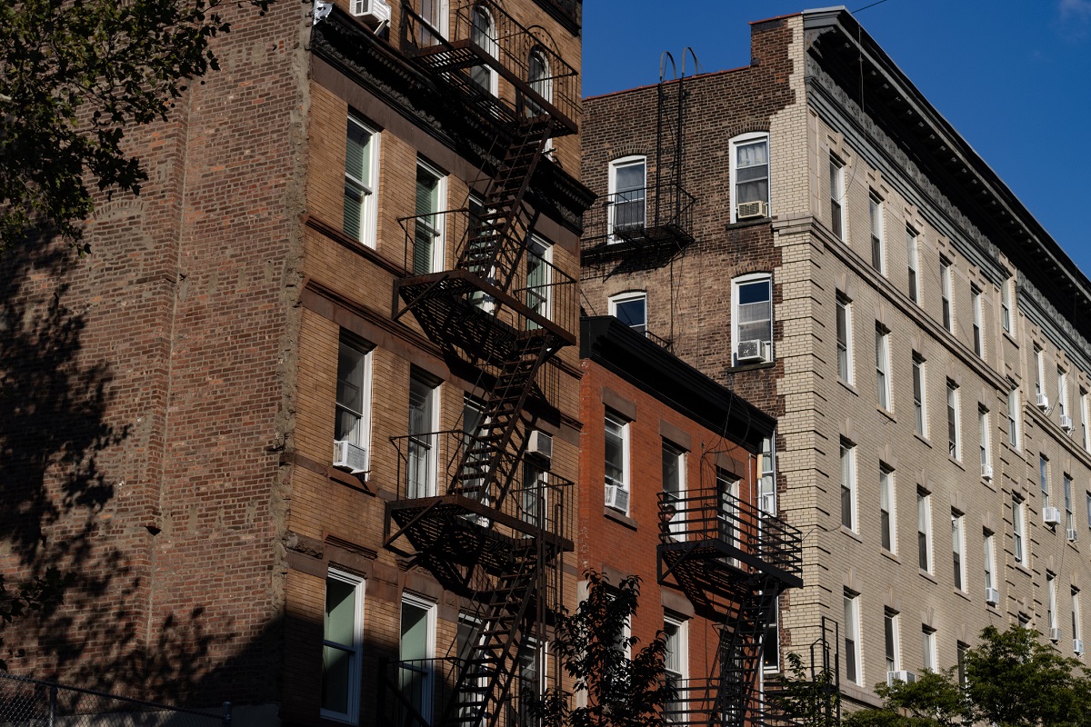 纽约人租房的前期成本平均为10,454美元