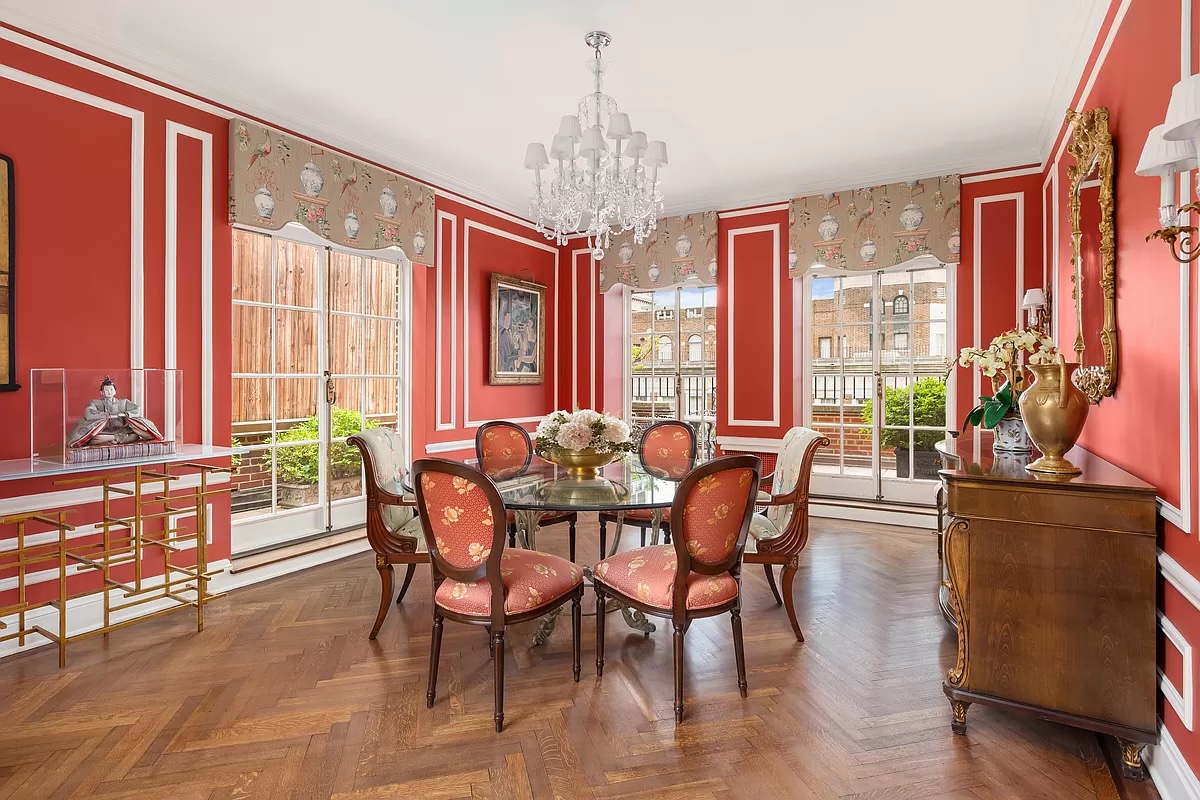 red dining room in Judge Judy's Manhattan penthouse