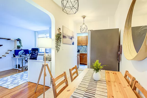 dining room in Forest Hills homes