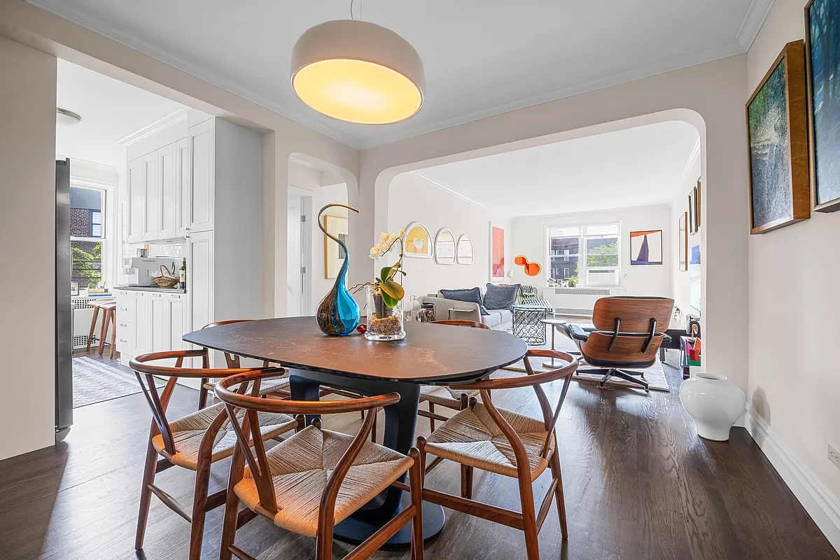 dining room in Jackson Heights homes