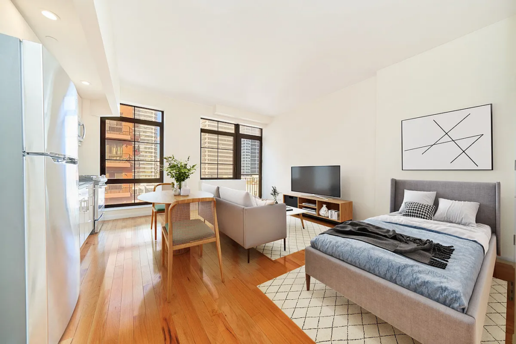 2211 Third Avenue #4C