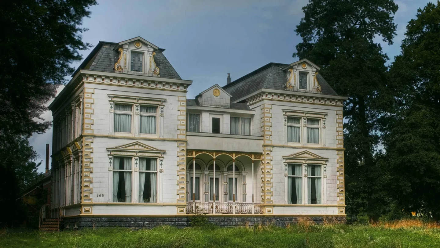 Everything You Need to Know About Buying a Haunted House