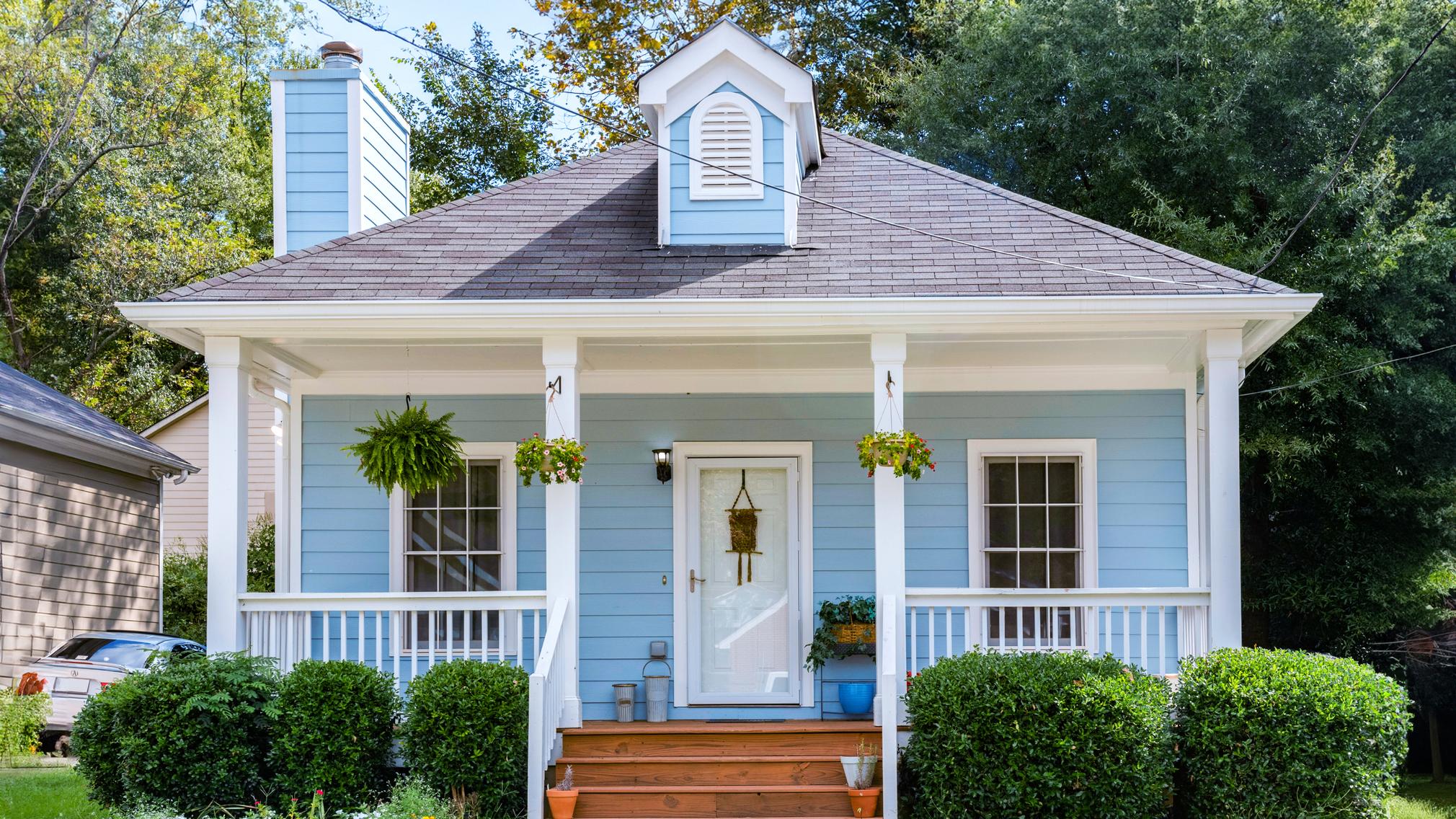 Critical Steps to Selling a House: A First-Time Home Sellers Guide | Zillow